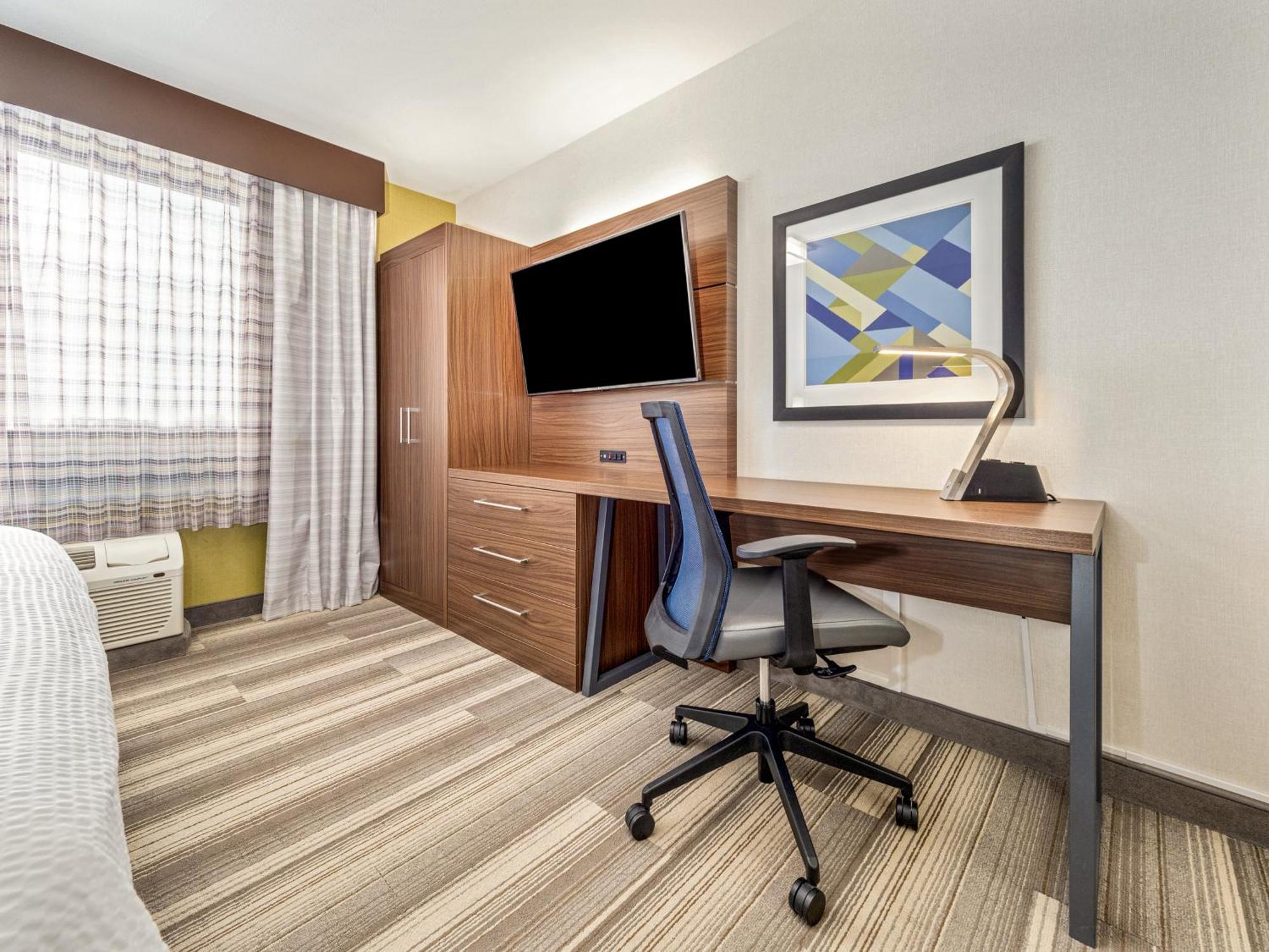 Holiday Inn Express & Suites Medicine Hat By Ihg Eksteriør billede