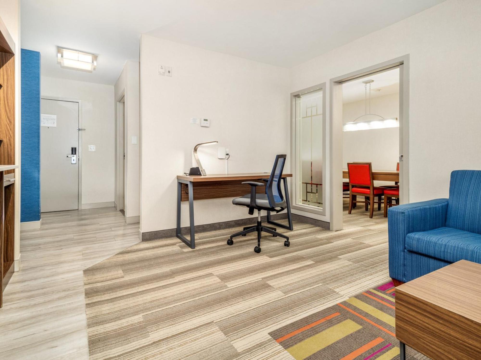 Holiday Inn Express & Suites Medicine Hat By Ihg Eksteriør billede