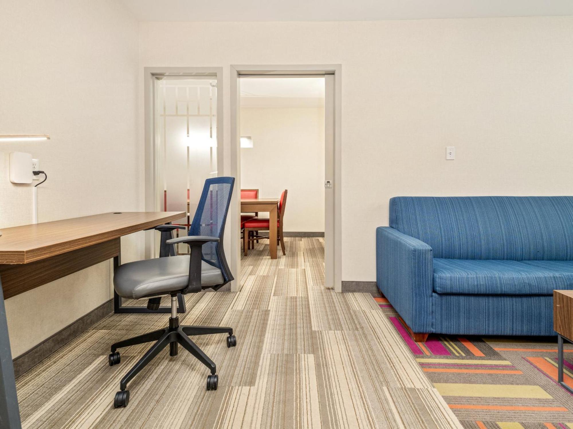 Holiday Inn Express & Suites Medicine Hat By Ihg Eksteriør billede