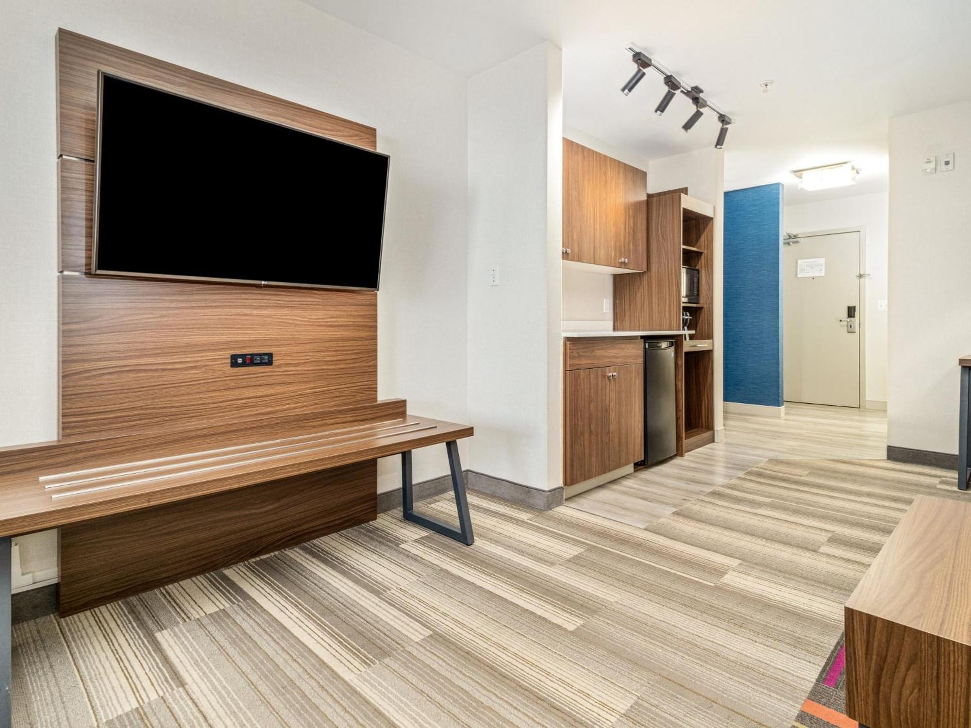 Holiday Inn Express & Suites Medicine Hat By Ihg Eksteriør billede