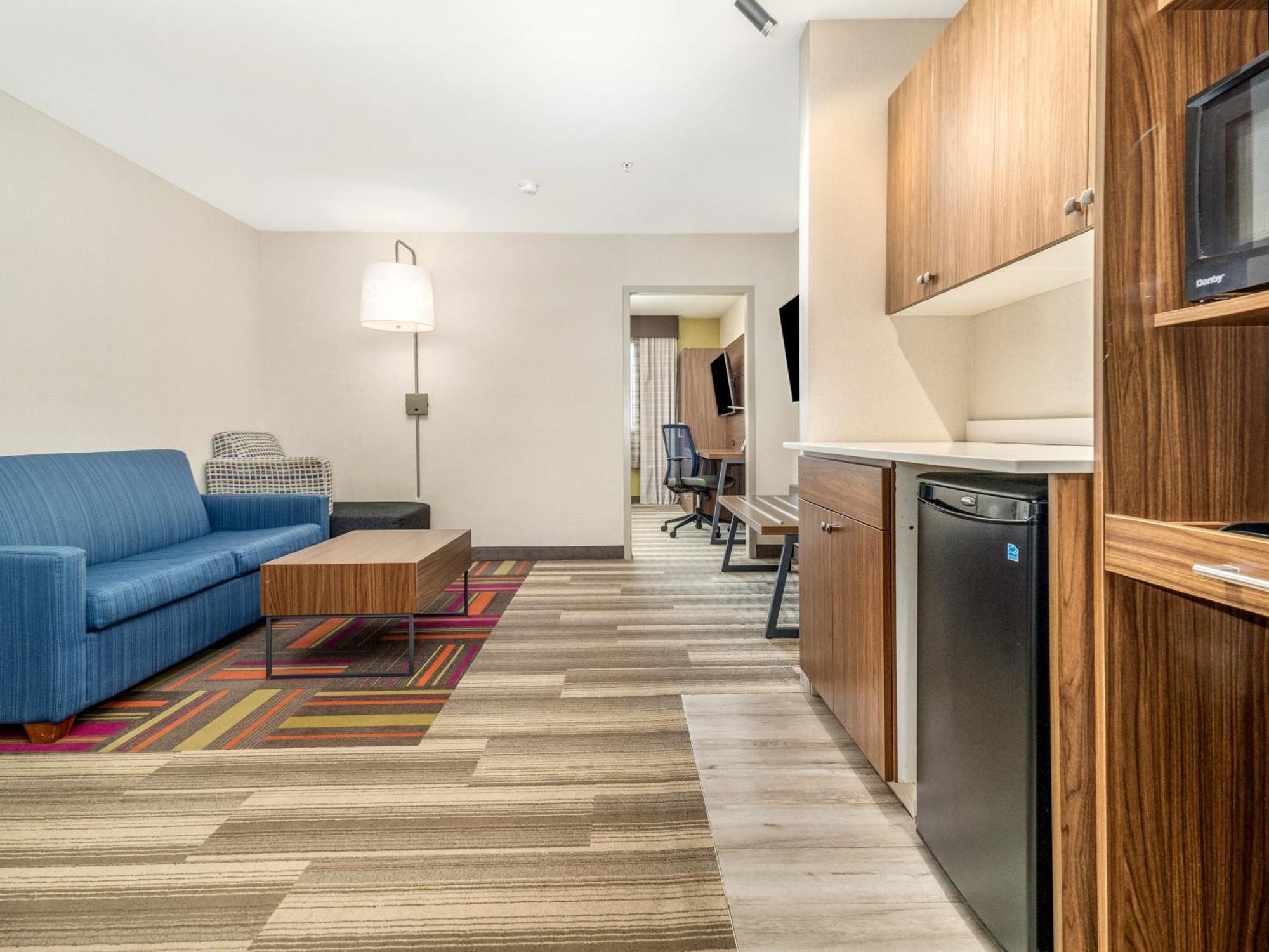 Holiday Inn Express & Suites Medicine Hat By Ihg Eksteriør billede