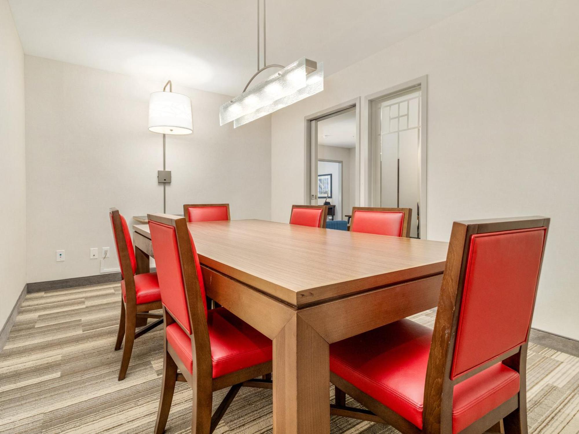 Holiday Inn Express & Suites Medicine Hat By Ihg Eksteriør billede
