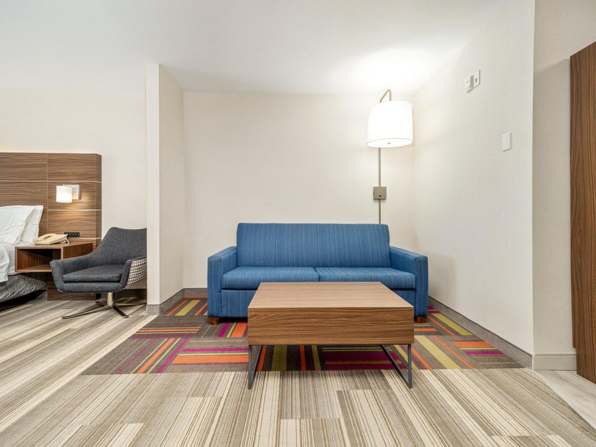 Holiday Inn Express & Suites Medicine Hat By Ihg Eksteriør billede