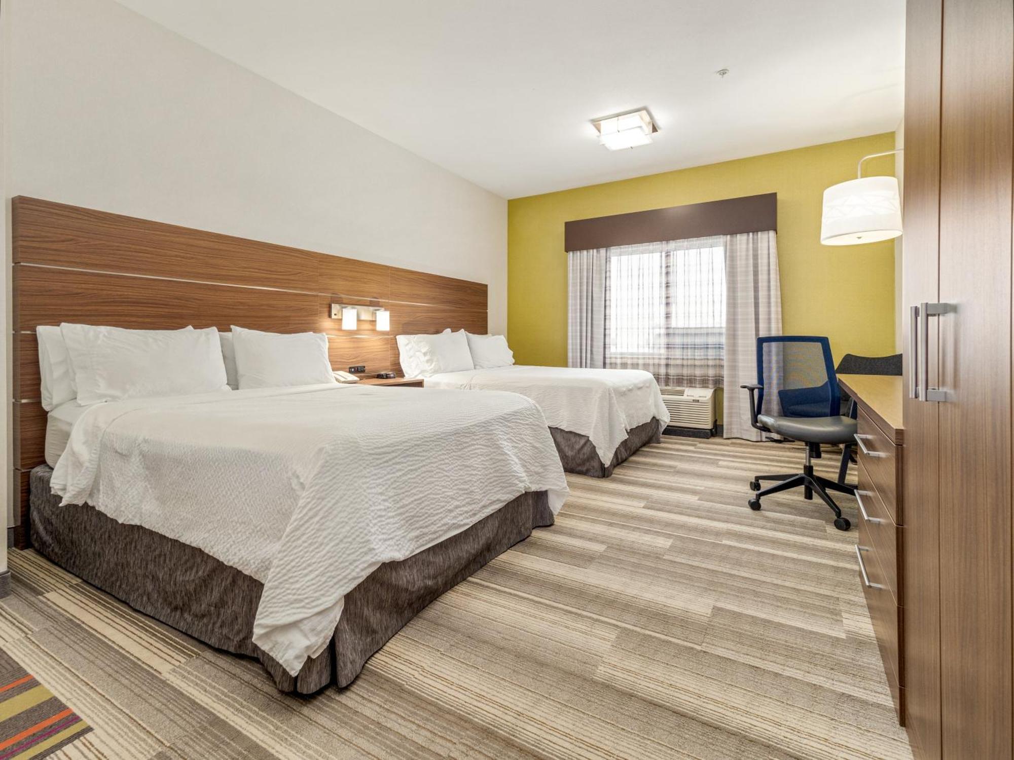 Holiday Inn Express & Suites Medicine Hat By Ihg Eksteriør billede