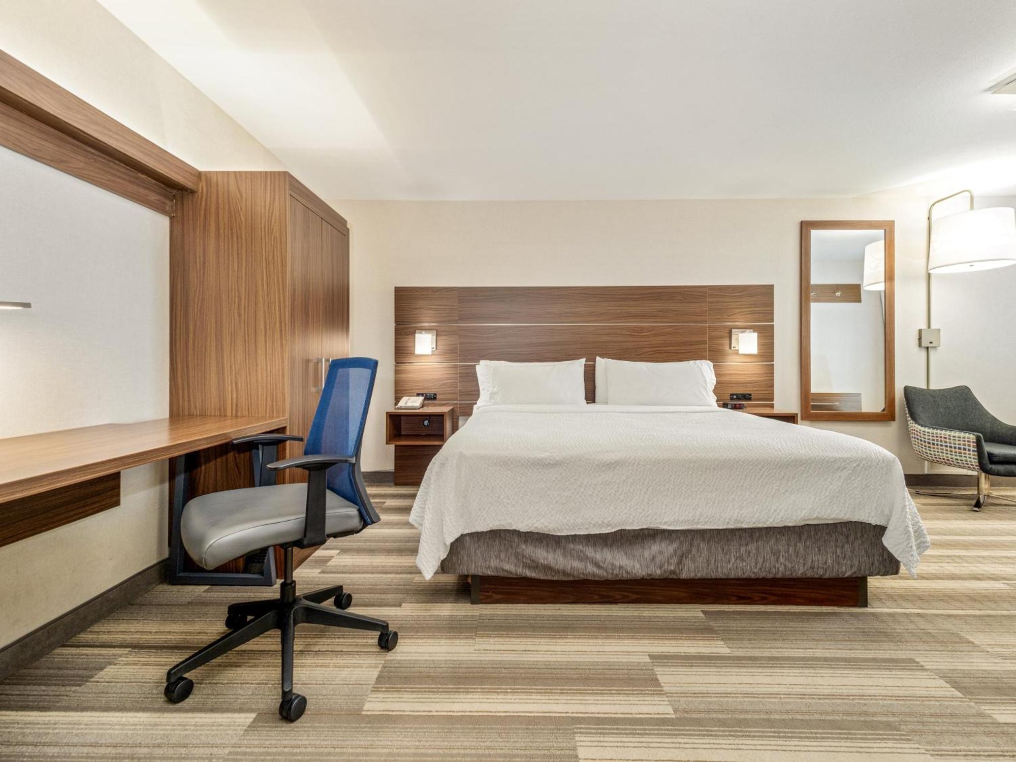 Holiday Inn Express & Suites Medicine Hat By Ihg Eksteriør billede