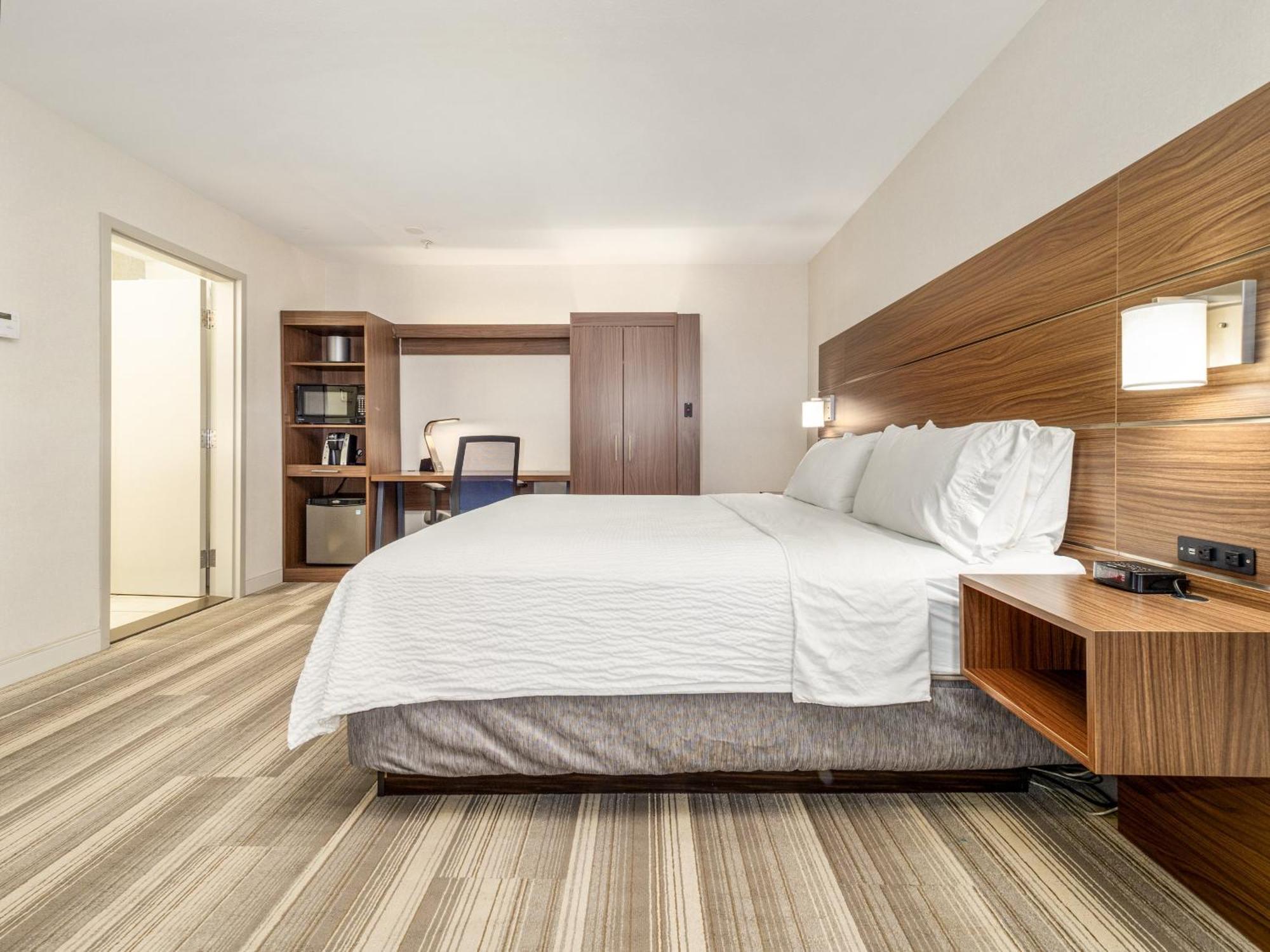 Holiday Inn Express & Suites Medicine Hat By Ihg Eksteriør billede
