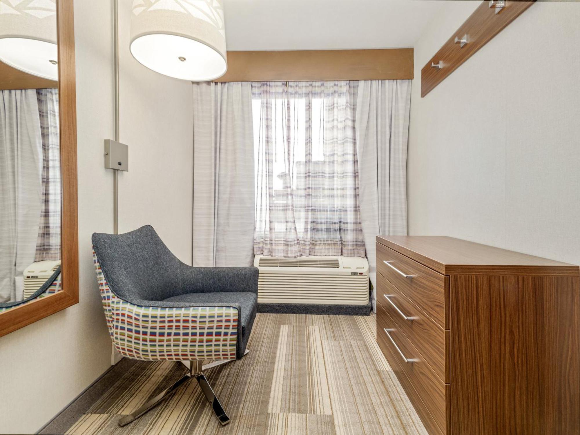 Holiday Inn Express & Suites Medicine Hat By Ihg Eksteriør billede
