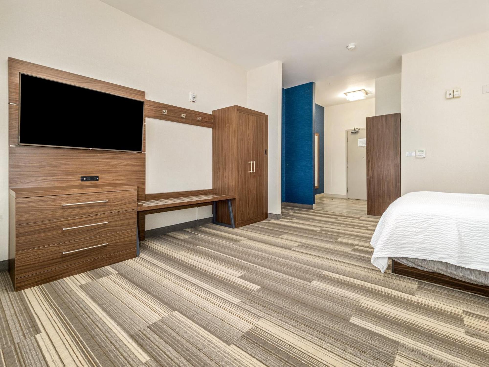 Holiday Inn Express & Suites Medicine Hat By Ihg Eksteriør billede